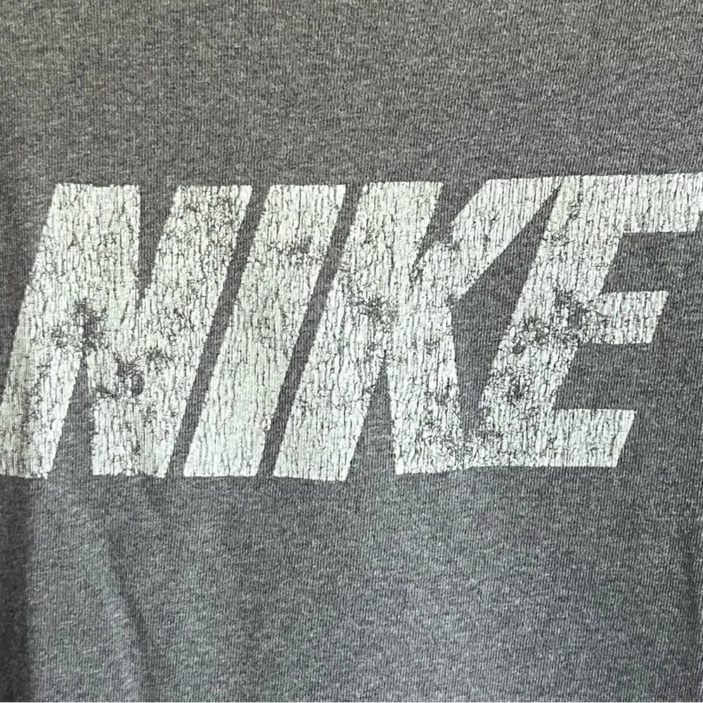 Nike Brand Short Sleeve T-Shirt 90’s Vintage Gray with White‎ Nike Size Large - Picture 2 of 7
